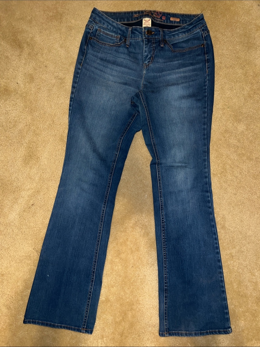 ULTIMATE BOOT CUT JEANS